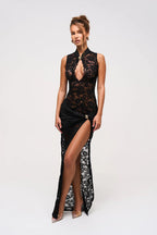 Diana Lace – Dantel Yırtmaçlı Dekolteli Abiye Elbise (Siyah, Beyaz)