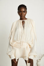 Ethereal Flow - Saten Mini Elbise – Balon Kol ve Drapeli Tasarım (Krem, Bordo)